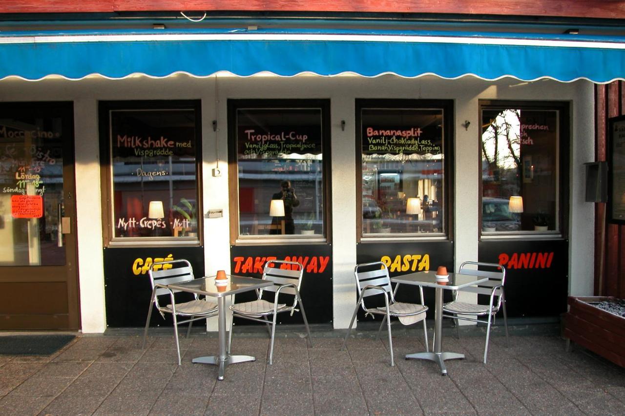Bed and Breakfast Cafe Bistro Moccacino Eksharad Екстер'єр фото